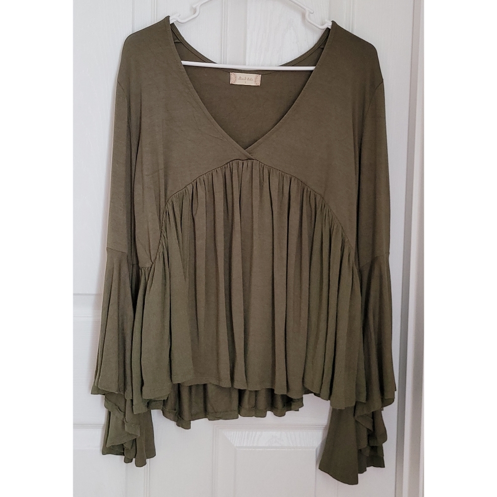 Altar'd State Boho Green Bell Sleeve Top Small